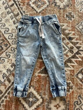 Kids Light Wash Denim Jogger Pants with Drawstring Size 2/3T